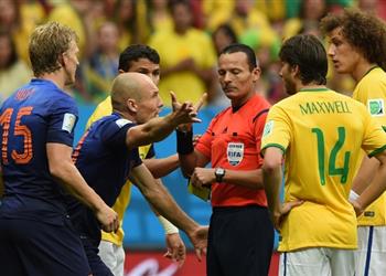 حكم جزائري قرار إلغاء هدف الأهلي صحيح وأفشة استحق ركلة جزاء