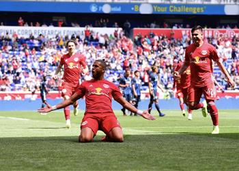 عمرو طارق مرتضى منصور ونجله سبب عدم انضمامي للزمالك رغم التوقيع