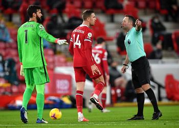 كلاتنبرج حكم مباراة ليفربول ومانشستر يونايتد ارتكب خطأ واحد فقط