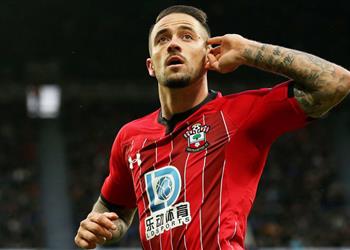 تيليجراف إنجز يفتح الباب للرحيل عن ساوثهامبتون وسط اهتمام ليفربول ومانشستر يونايتد