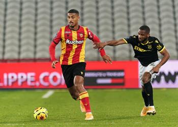 ليفربول يقود السباق للتعاقد مع مدافع لينس الفرنسي