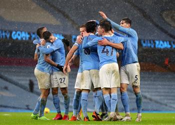 فيديو في غياب تريزيجيه والمحمدي مانشستر سيتي يفوز على أستون فيلا بثنائية ويتصدر البريميرليج