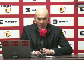 زيدان يعلق على احتمالية إقالته من تدريب ريال مدريد بعد الخروج من كأس ملك إسبانيا