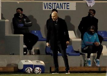 زيدان ما حدث أمام ألكويانو ليس عار ا ولم أفقد ثقة لاعبي ريال مدريد