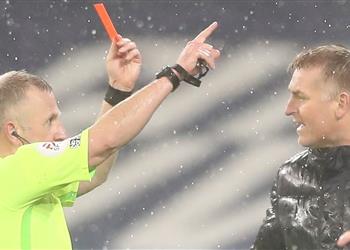 الاتحاد الإنجليزي يوجه اتهام ا لمدرب أستون فيلا بعد حديثه بمباراة مانشستر سيتي