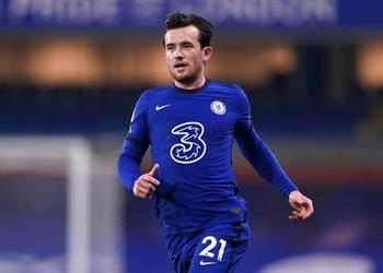 بن تشيلويل بدأت كرة القدم في مركز المهاجم ولعبت لأول مرة كظهير أيسر ضد تشيلسي