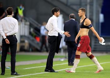 أزمة في روما بسبب دجيكو وفونسيكا