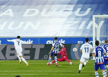 فيديو استفاقة بدون زيدان بنزيما يقود ريال مدريد لاكتساح ألافيس برباعية في الدوري الإسباني