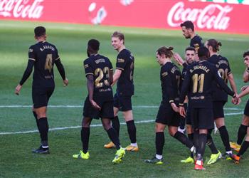 فيديو دي يونج يتألق ويقود برشلونة للفوز بثنائية على إلتشي