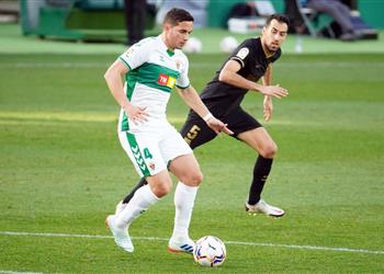 بوسكيتس يورط كومان قبل مباراة برشلونة وأتلتيك بلباو في الدوري الإسباني