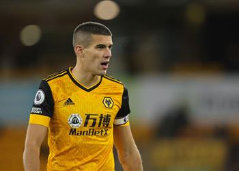 قائد ولفرهامبتون يعلق على اهتمام ليفربول بضمه