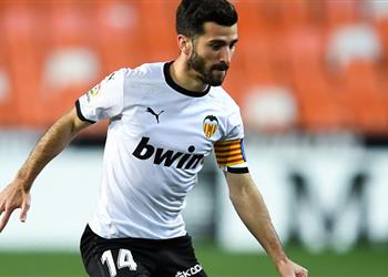 برشلونة يستهدف التعاقد مع جايا من فالنسيا