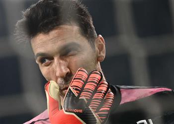 بسبب لفظ بذيء بوفون يواجه عقوبة الإيقاف في الدوري الإيطالي