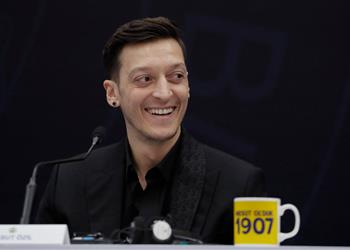 أوزيل أحلم بالمشاركة في دوري أبطال أوروبا مع فناربخشة