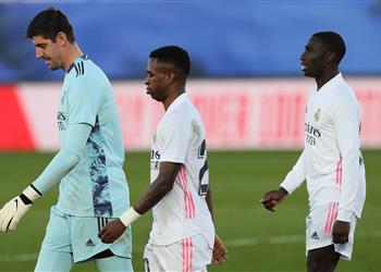 بعد خسارة ريال مدريد أمام ليفانتي كورتوا يرفض الاستسلام سنرى ما سيحدث في مايو