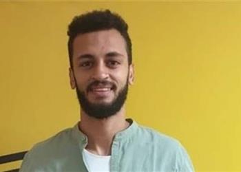 مروان حمدي يصل مقر الزمالك لتوقيع العقود