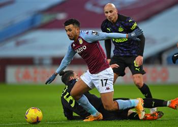 تشكيل أستون فيلا أمام ساوثهامبتون تريزيجيه والمحمدي على دكة البدلاء