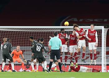 ديفيد لويز يكشف سبب احتفاله بعد التصدي لركلة برونو فرنانديز