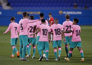 سكاي مدافع برشلونة يقترب من الدوري الفرنسي