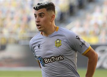 غرناطة يرد عبر بطولات على أنباء الاهتمام بضم كريم حافظ