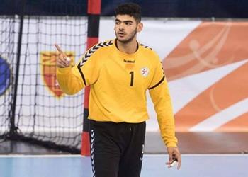 كما انفرد بطولات رئيس اتحاد اليد ي علن وصول عرض أوروبي لـ حارس الأهلي