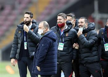 فاتح تريم يكشف أهم ميزة لدى مصطفى محمد بعد مباراته الأولى مع جالطة سراي