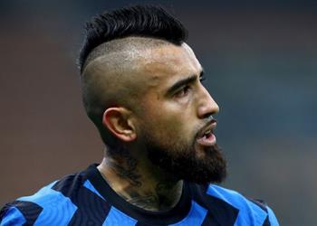 فيدال ينفجر ضد كونتي في مباراة يوفنتوس وإنتر والمدرب عليه تقبل قراراتي