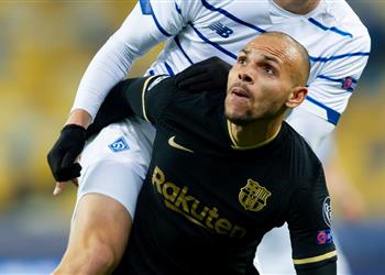 برايثوايت يستبعد الرحيل عن برشلونة الاهتمام بضم لاعبين جدد لا يخيفني