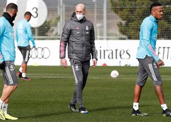 ماركا مدافع ريال مدريد يتعافى من فيروس كورونا ويعود غد ا للتدريبات