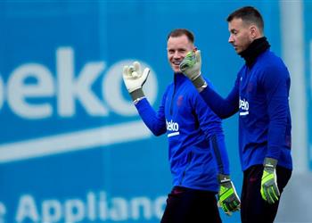 كومان يفاجيء تير شتيجن ويثير غضب نيتو قبل مواجهة غرناطة