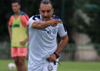 مولودية الجزائر يعلن إقالة مديره الفني قبل أيام من مواجهة الزمالك