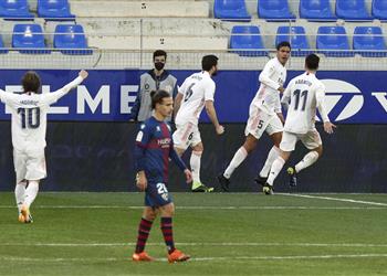 فيديو انتصار بشق الأنفس ثنائية فاران تنقذ ريال مدريد أمام هويسكا في الدوري الإسباني