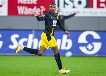 بوروسيا دورتموند يواصل المعاناة ويسق ط أمام فرايبورج في الدوري الألماني