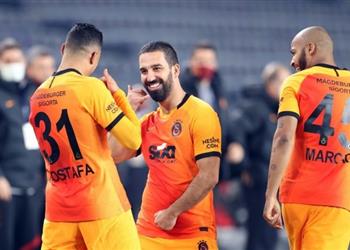 تفوق على أردا توران تقييم مصطفى محمد في مباراة جالطة سراي وفناربخشة