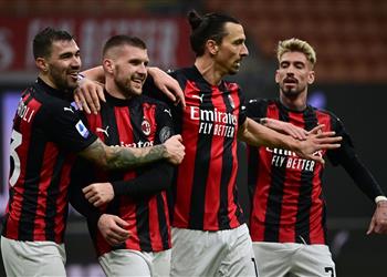 فيديو إبراهيموفيتش يقود ميلان لاستعادة صدارة الدوري الإيطالي برباعية أمام كروتوني