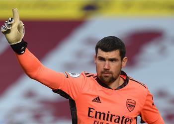 رغم احتلال المركز العاشر حارس آرسنال يمكننا إنهاء الموسم بين الأربعة الكبار