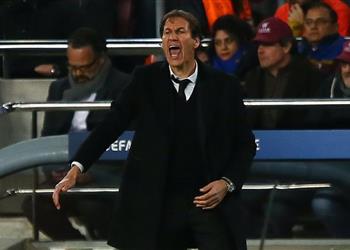 مدرب ليون يسخر من كومان بسبب ميسي يصطاد في الماء العكر