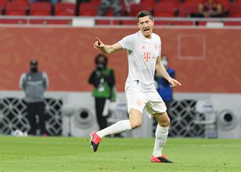 رسمي ا ليفاندوفسكي أفضل لاعب في مباراة الأهلي وبايرن ميونخ