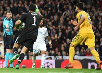 الحكم الإنجليزي كلاتنبرج أوليفر نقل عائلته من منزلهم بعد مباراة ريال مدريد ويوفنتوس