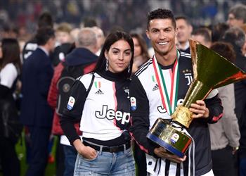 رونالدو وجورجينا يتبرعان بتكاليف علاج طفل برتغالي مصاب بالسرطان