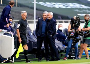 مورينيو أنشيلوتي أحد أفضل مدربي العالم ويستطيع تحقيق الألقاب مع إيفرتون