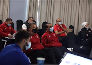 الا هلي يرتدي زيه التقليدي ا مام بالميراس البرازيلي في مونديال الأندية