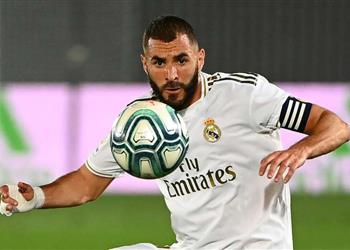 بنزيما يفكر في الرحيل عن ريال مدريد نهاية الموسم