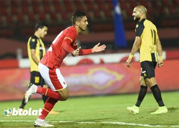 محمد شريف أخذت قميص ليفاندوفسكي بالصدفة ومروان محسن أفضل مهاجم في مصر