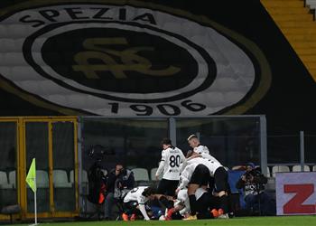 فيديو ميلان يسقط بثنائية أمام سبيزيا في الدوري الإيطالي