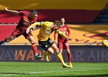 فيديو روما يستغل تعثر يوفنتوس ويضرب أودينيزي بثلاثية في الدوري الإيطالي