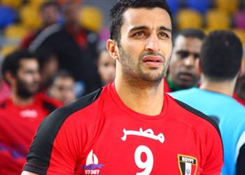 بطولات يكشف سبب اعتزال قائد يد الأهلي دولي ا