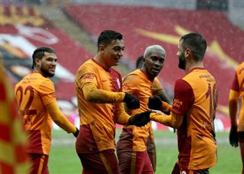 لاعب تركي سابق مصطفى محمد تخطى الصعاب وأصبح الحاسم لـ جالطة سراي