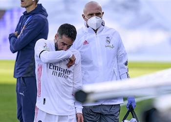 كارفخال يوجه رسالة إلى جماهير ريال مدريد بعد إصابته في مباراة فالنسيا