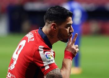 بند سري في عقد سواريز يسمح له بالرحيل مجان ا عن أتلتيكو مدريد نهاية الموسم